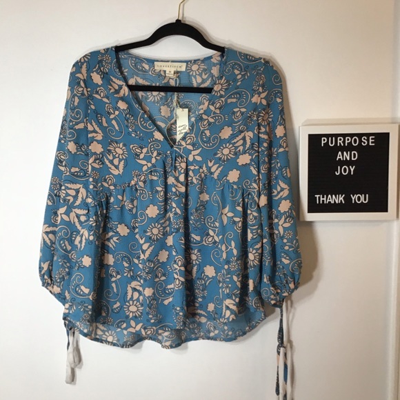 lovestitch Tops - Love stitch Nordstrom NWT medium blue paisley